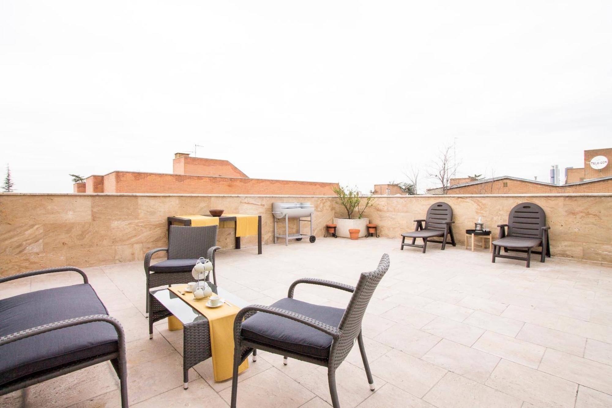 Apartamentos Villablino Arturo Soria Madrid Ngoại thất bức ảnh